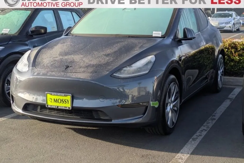 2023 Tesla Model 3 Long Range photo 1