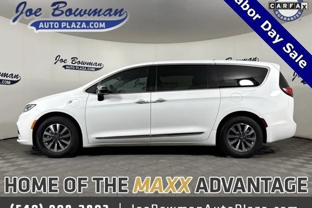 2023 Chrysler Pacifica Hybrid Limited photo 1