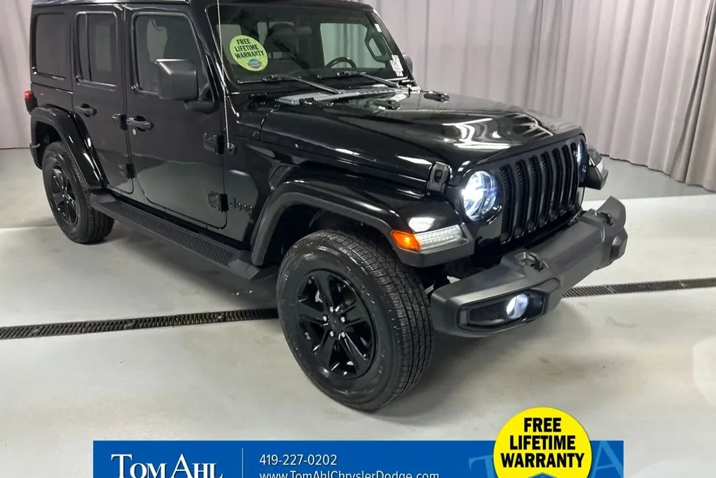 2021 Jeep Wrangler Unlimited Sahara photo 1