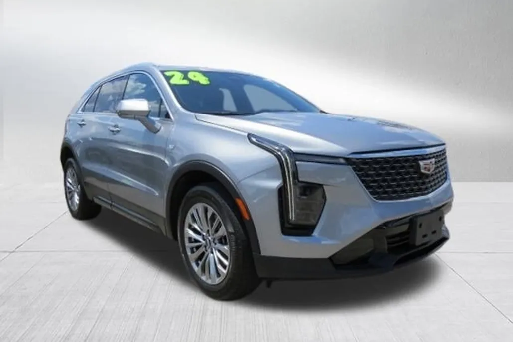 2024 Cadillac XT4 Premium Luxury photo 1