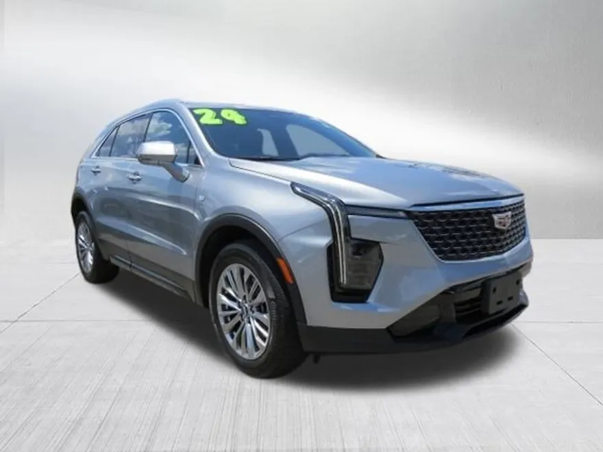 2024 Cadillac XT4 Premium Luxury photo 1
