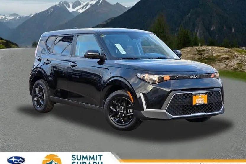 2023 Kia Soul S photo 1