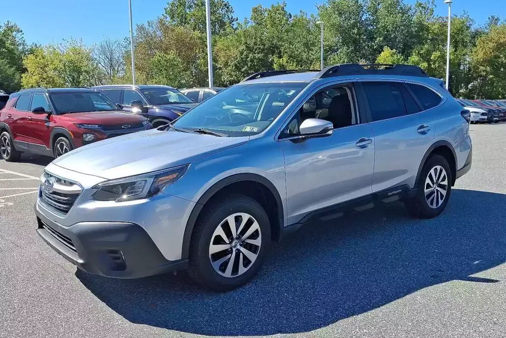 2021 Subaru Outback Premium photo 1