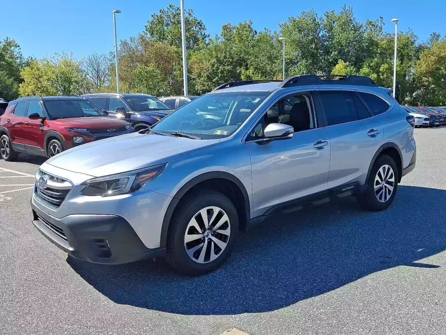 2021 Subaru Outback Premium photo 1