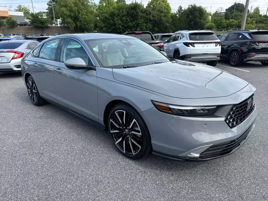 2025 Honda Accord Hybrid Touring photo 1