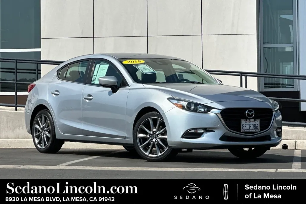 2018 Mazda Mazda3 Touring photo 1