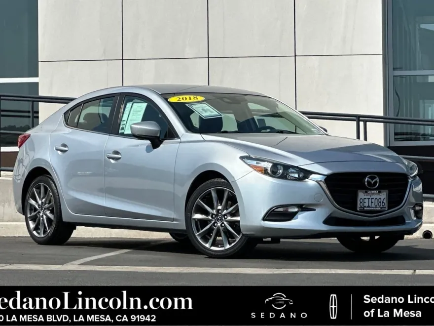 2018 Mazda Mazda3 Touring photo 1