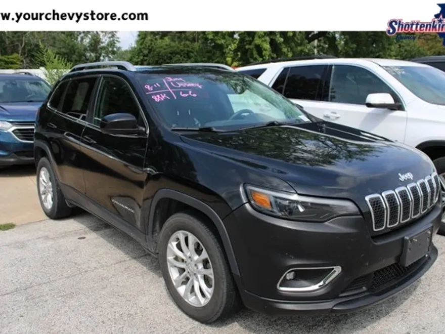 2019 Jeep Cherokee Latitude photo 1