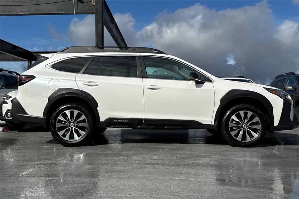 2025 Subaru Outback Limited photo 1