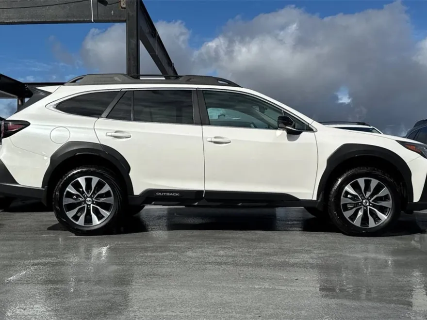 2025 Subaru Outback Limited photo 1