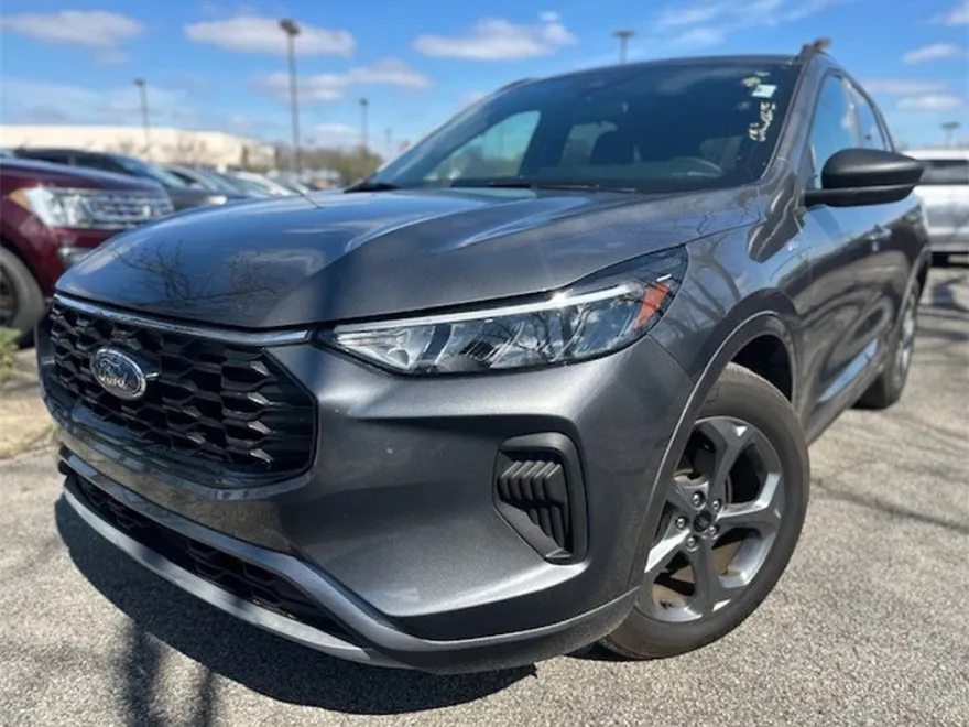 2023 Ford Escape ST-Line photo 1
