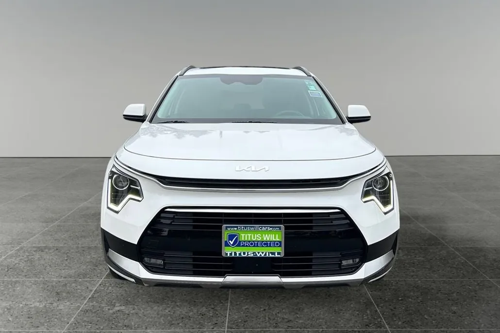 2023 Kia Niro EX Touring photo 1