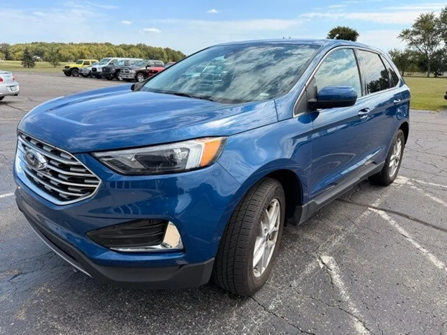 2022 Ford Edge SEL photo 1