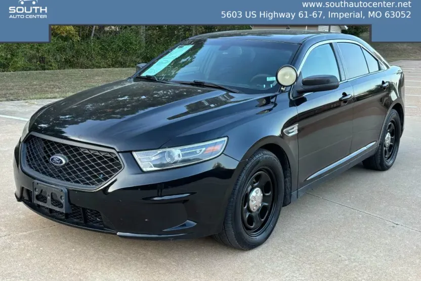 2015 Ford Taurus photo 1