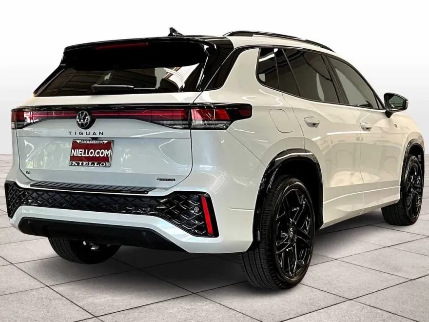 2025 Volkswagen Tiguan SE R-Line Black photo 1