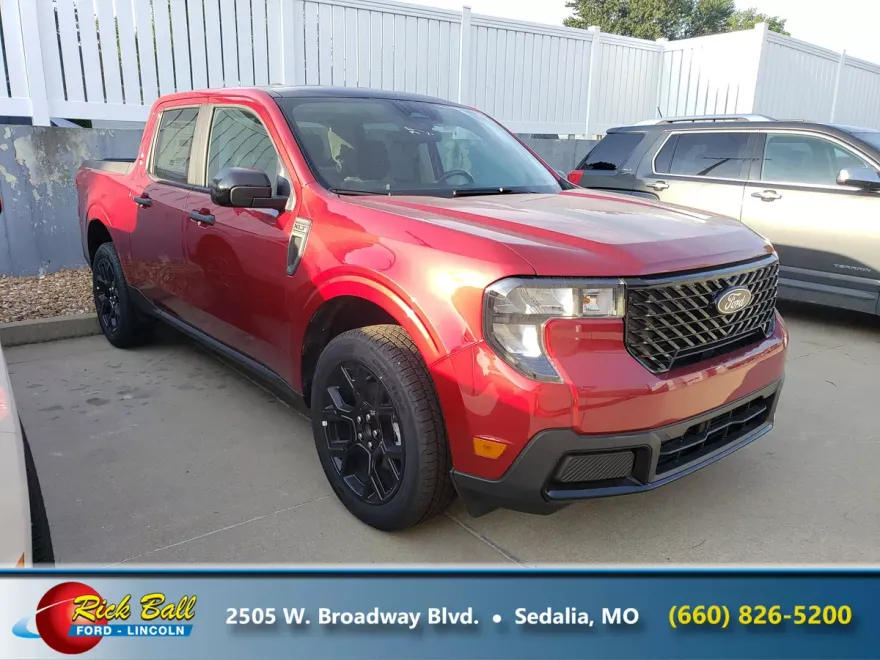 2025 Ford Maverick XLT photo 1