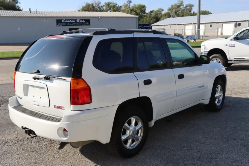 2004 Gmc Envoy SLE photo 1
