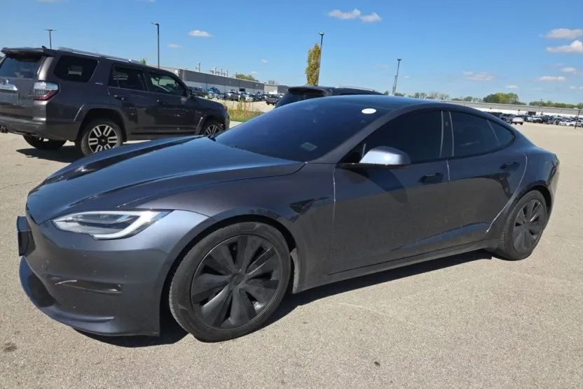 2021 Tesla Model S Plaid photo 1