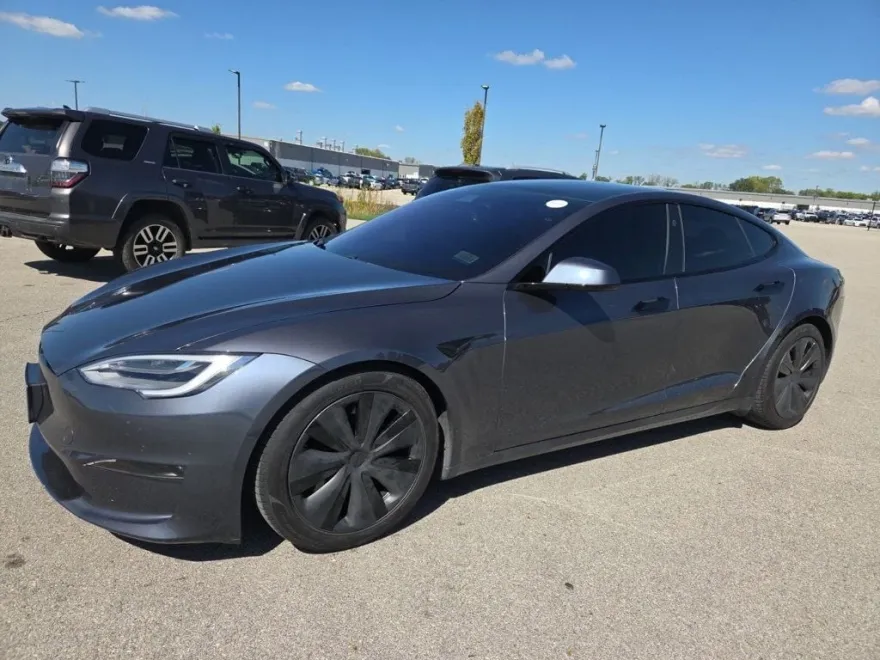 2021 Tesla Model S Plaid photo 1