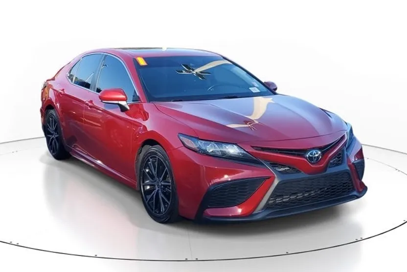 2021 Toyota Camry SE photo 1