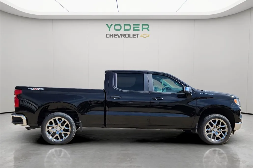 2025 Chevrolet Silverado 1500 LT photo 1