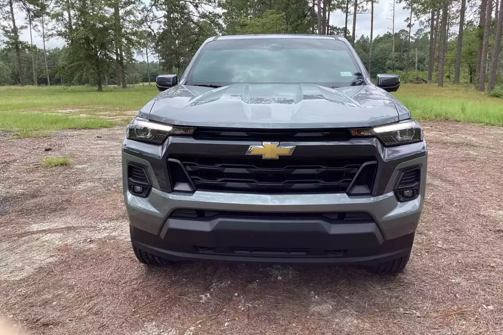2025 Chevrolet Colorado Work Truck LT photo 1