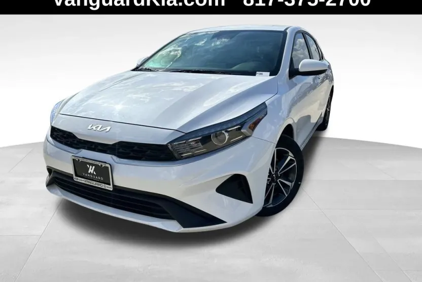 2024 Kia Forte LXS photo 1