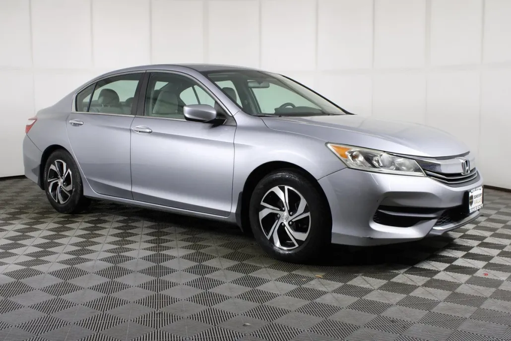 2017 Honda Accord LX photo 1