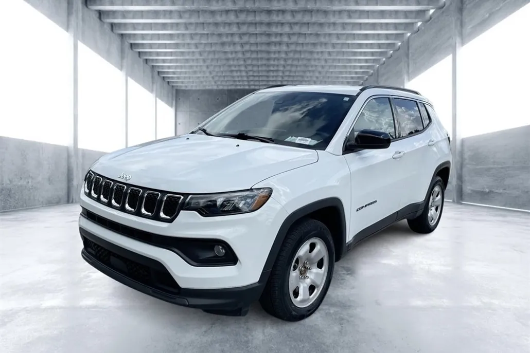 2023 Jeep Compass Latitude photo 1