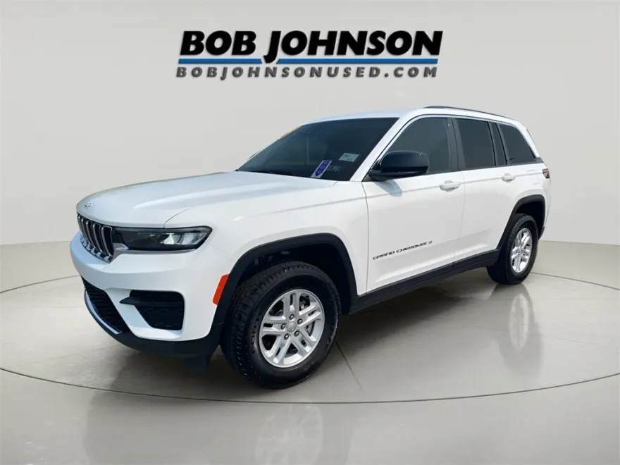2023 Jeep Grand Cherokee Laredo photo 1