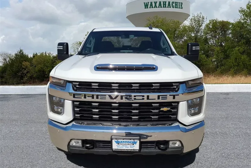 2022 Chevrolet Silverado 3500HD LT photo 1