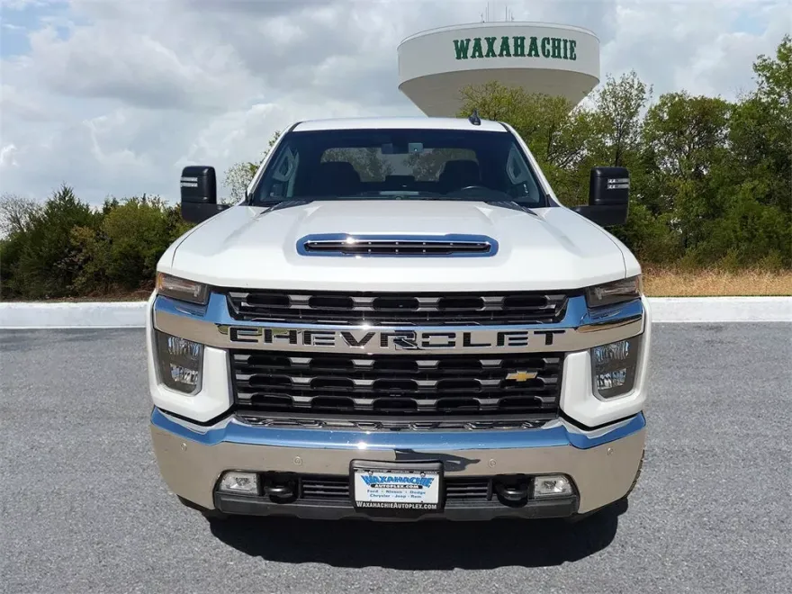2022 Chevrolet Silverado 3500HD LT photo 1