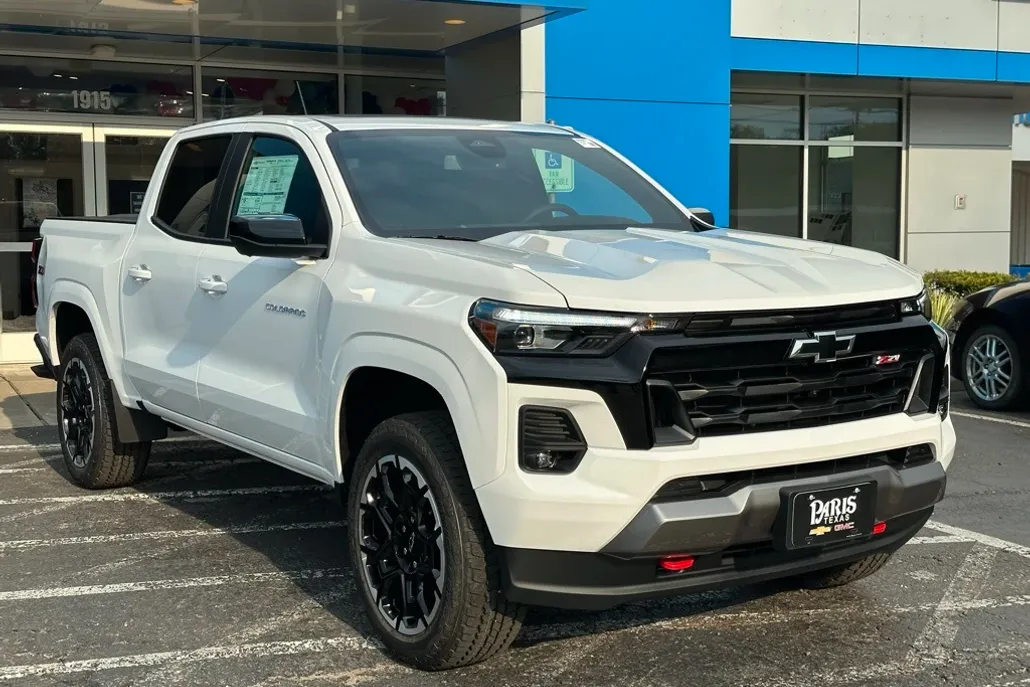 2026 Chevrolet Colorado Z71 photo 1