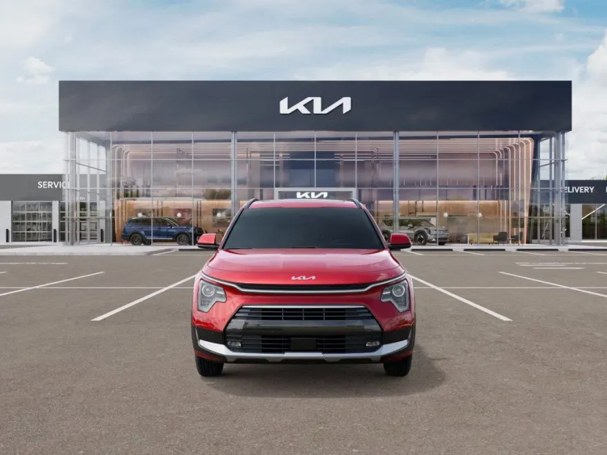 2025 Kia Niro SX photo 1