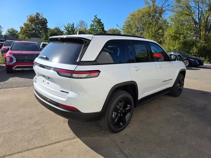 2025 Jeep Grand Cherokee Limited photo 1