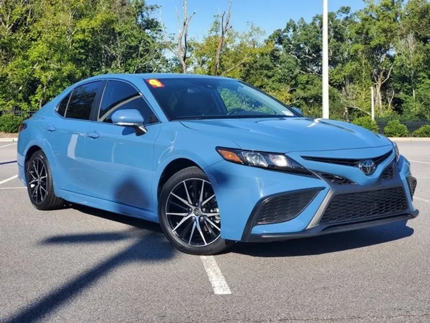 2024 Toyota Camry SE photo 1