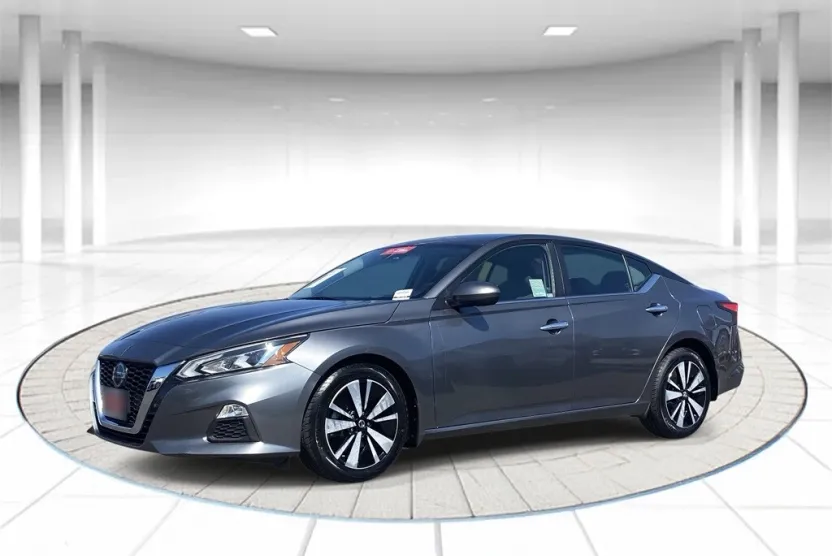 2022 Nissan Altima 2.5 SV photo 1