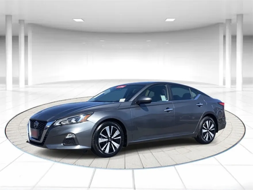 2022 Nissan Altima 2.5 SV photo 1