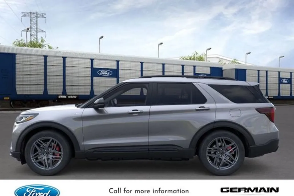 2025 Ford Explorer ST-Line photo 1
