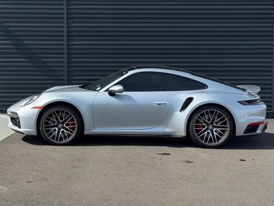 2022 Porsche 911 Turbo S photo 2