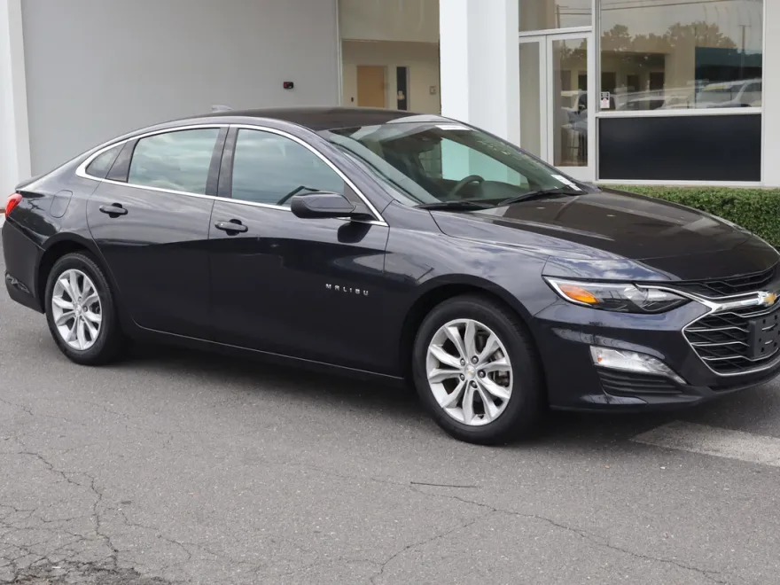 2023 Chevrolet Malibu 1LT photo 1