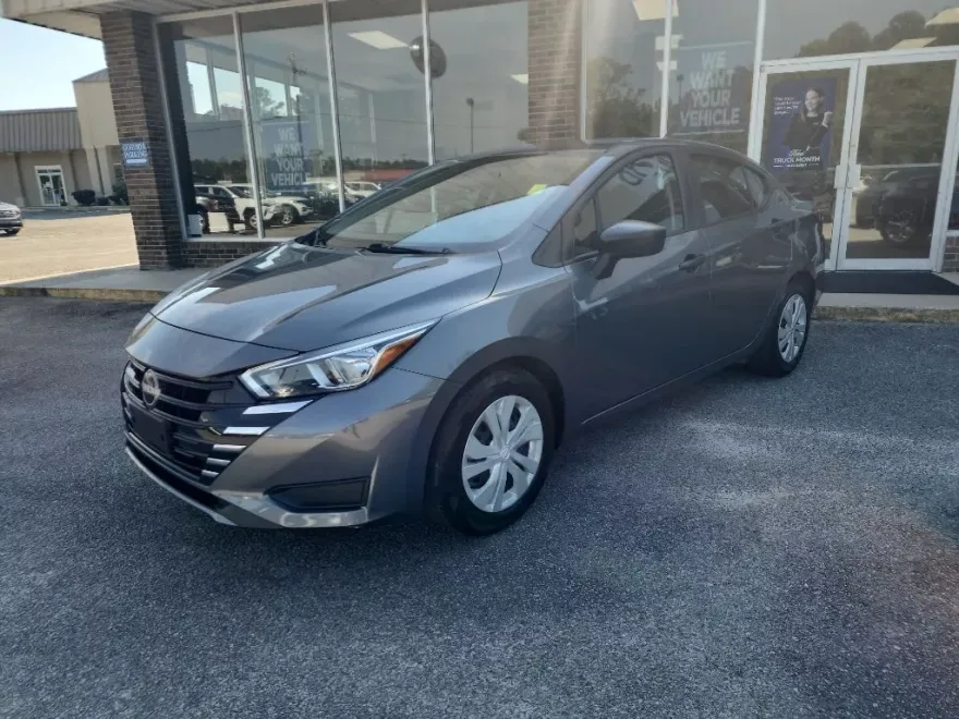 2024 Nissan Versa S photo 1