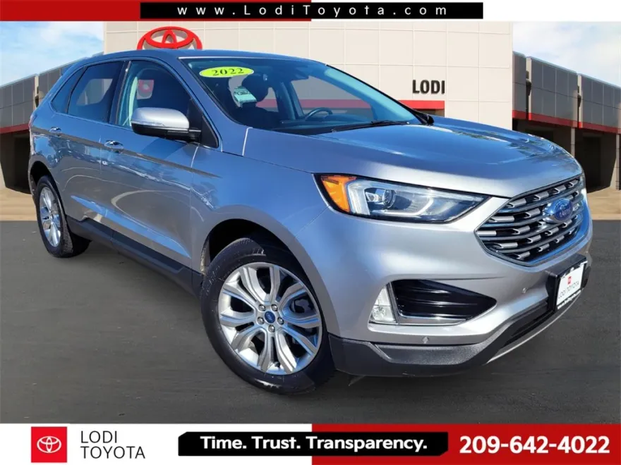 2022 Ford Edge Titanium photo 1