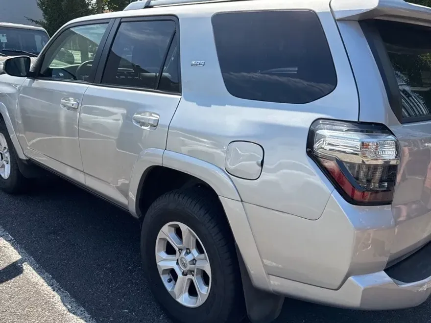2014 Toyota 4Runner SR5 photo 1