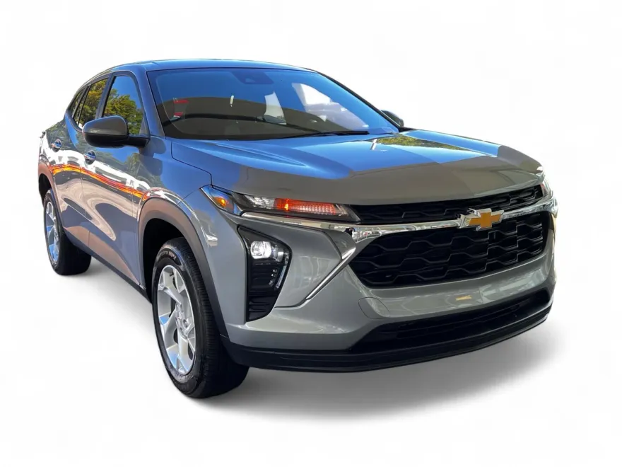 2024 Chevrolet Trax LS photo 1