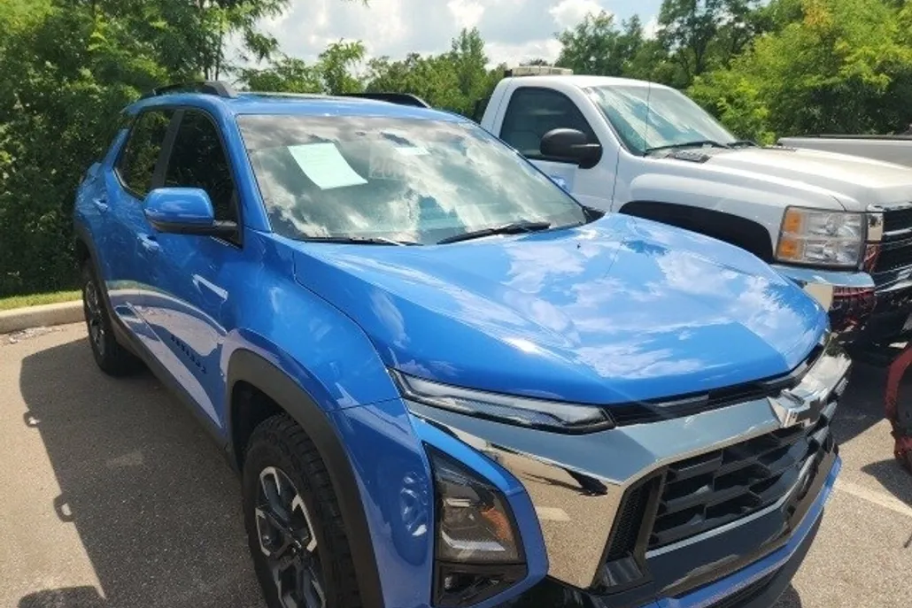 2025 Chevrolet Equinox ACTIV photo 1