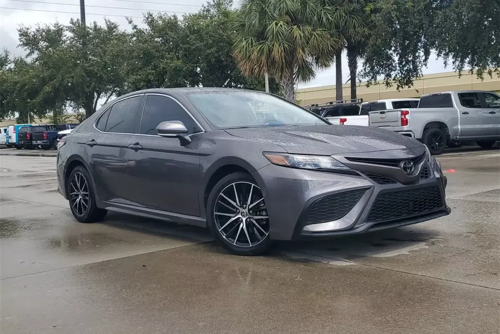 2023 Toyota Camry SE photo 1