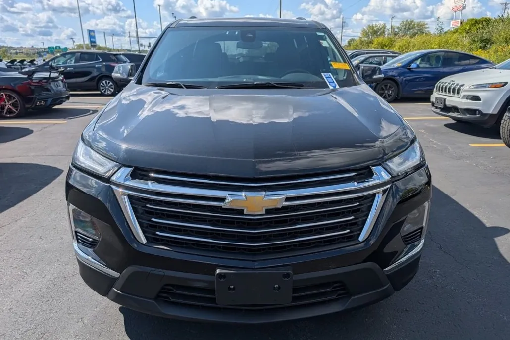 2023 Chevrolet Traverse Cloth 1LT photo 1