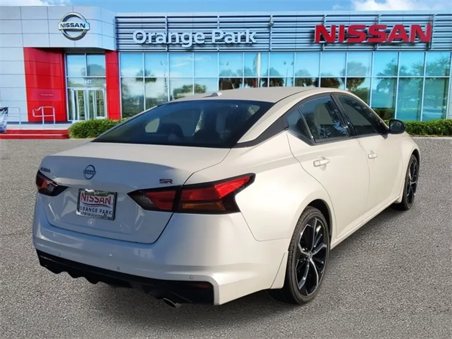 2025 Nissan Altima 2.5 SR photo 1