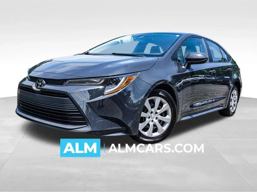 2023 Toyota Corolla LE photo 1